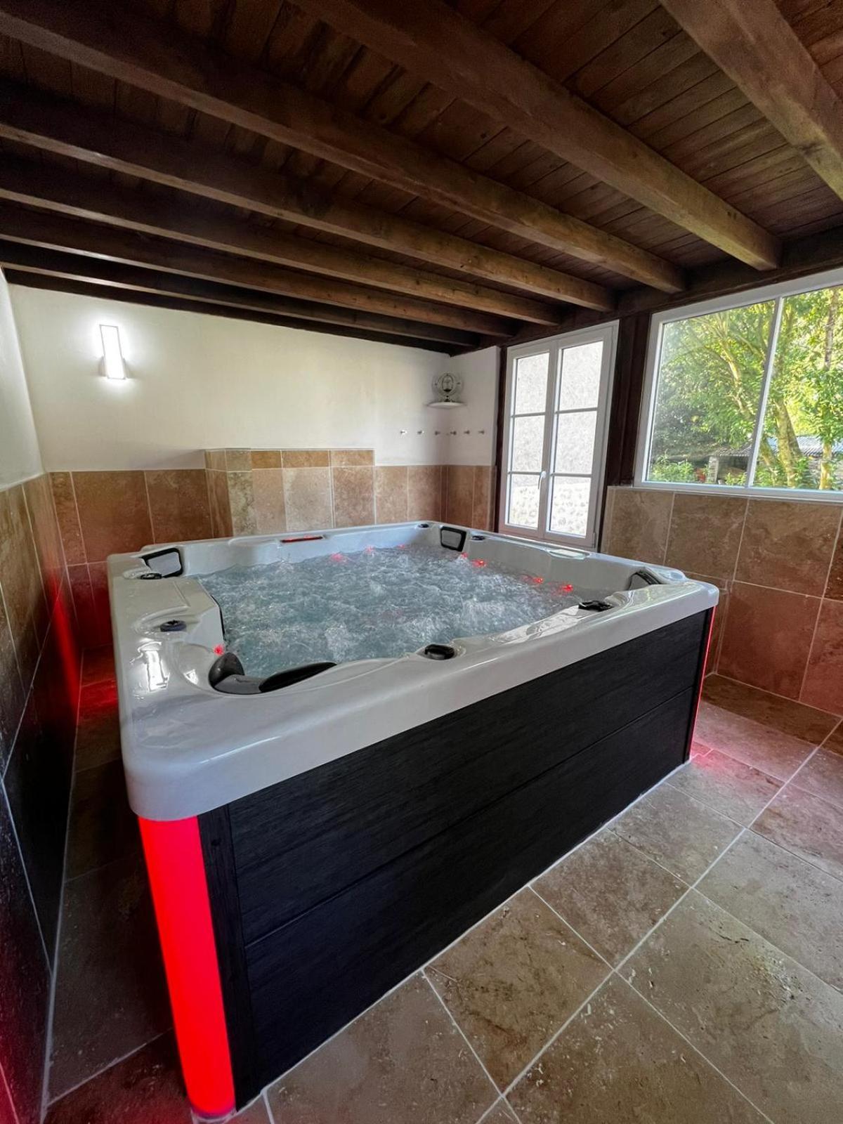 Le Domaine Du Cerf - Gites, Nature Et Spa Saint-Ouen-les-Vignes Exterior photo